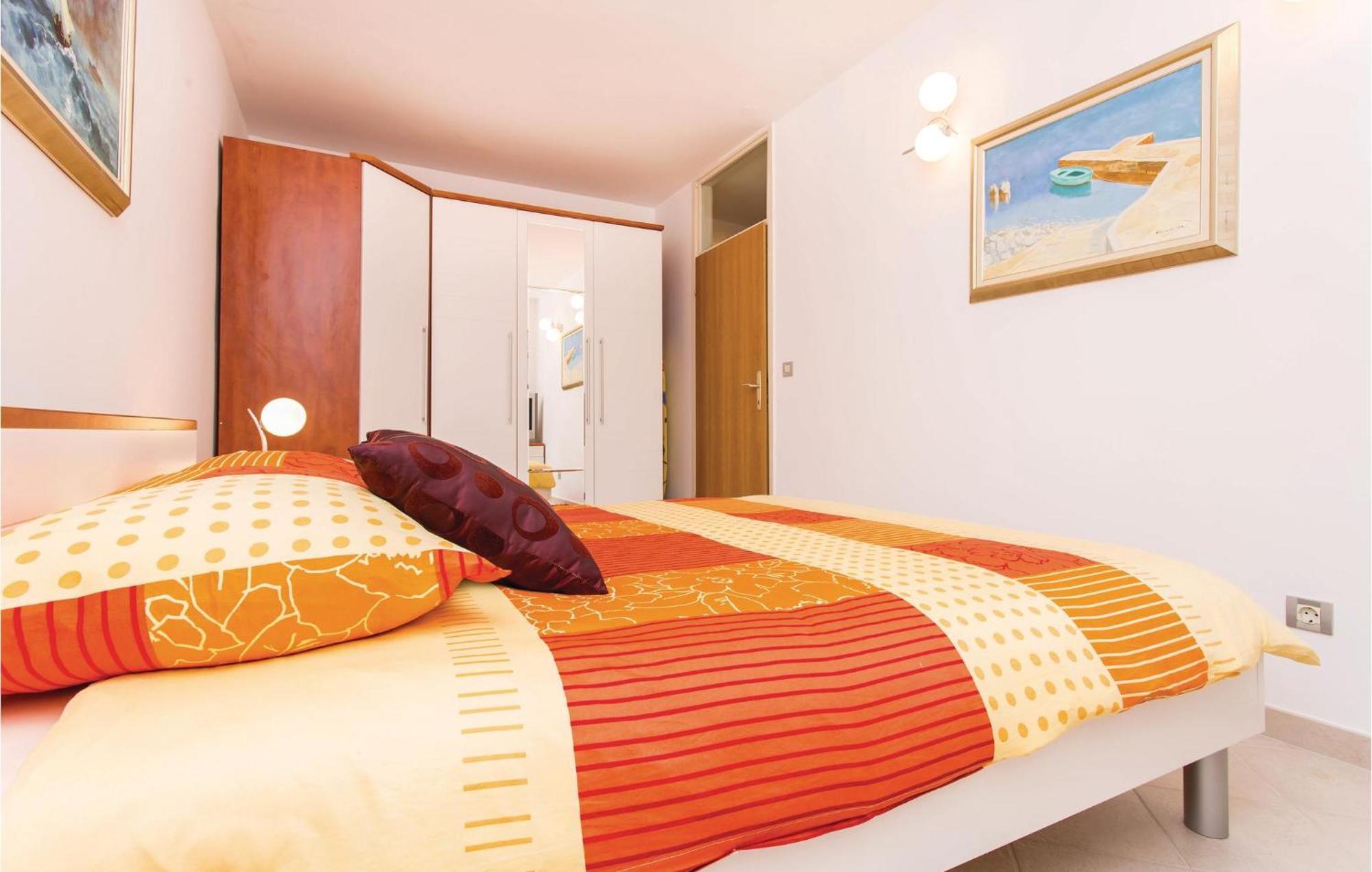 Amazing Apartment In Njivice With Wifi Esterno foto