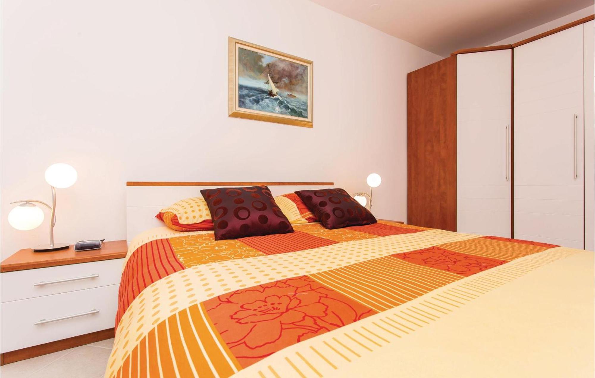 Amazing Apartment In Njivice With Wifi Esterno foto