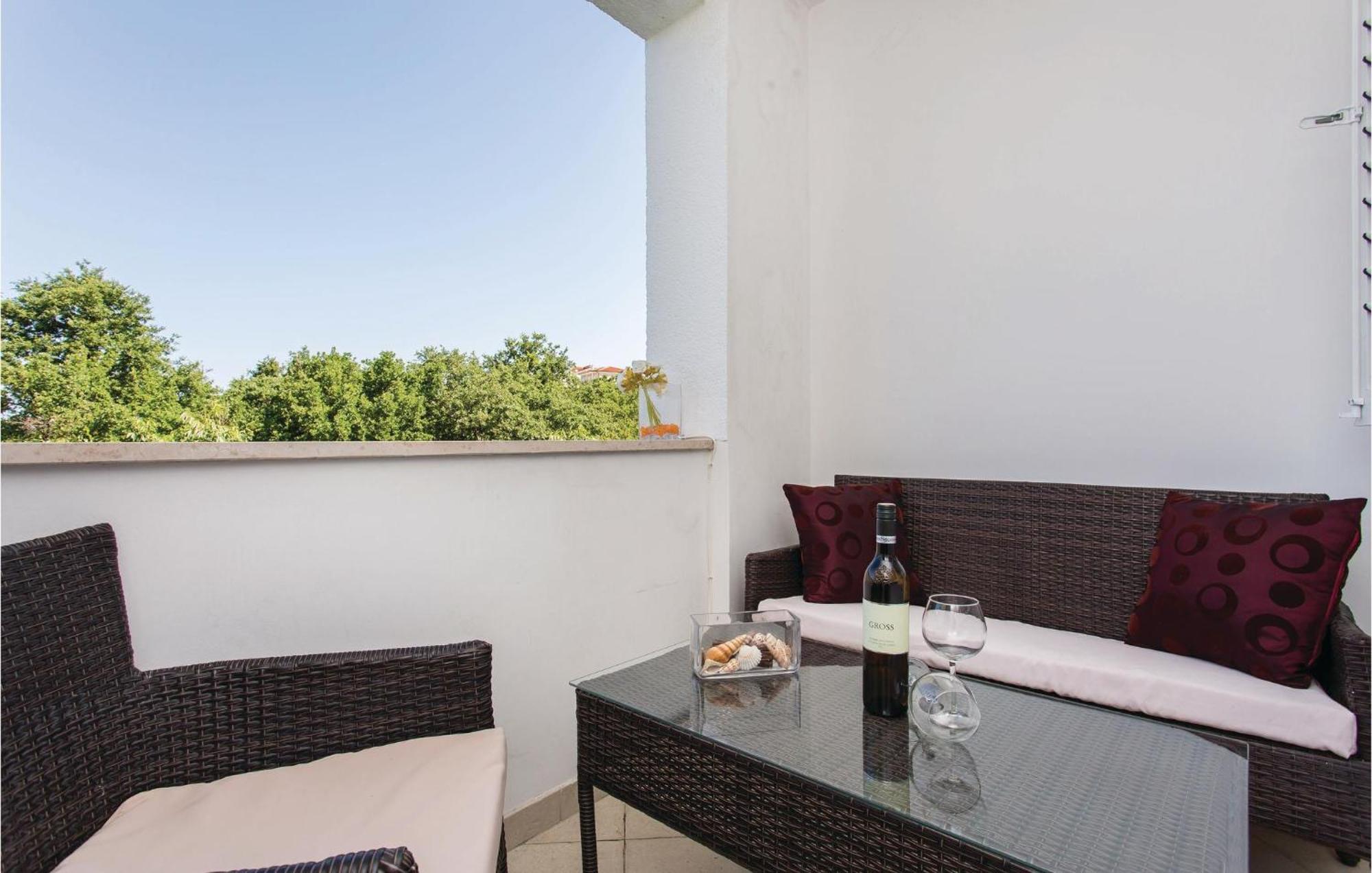 Amazing Apartment In Njivice With Wifi Esterno foto