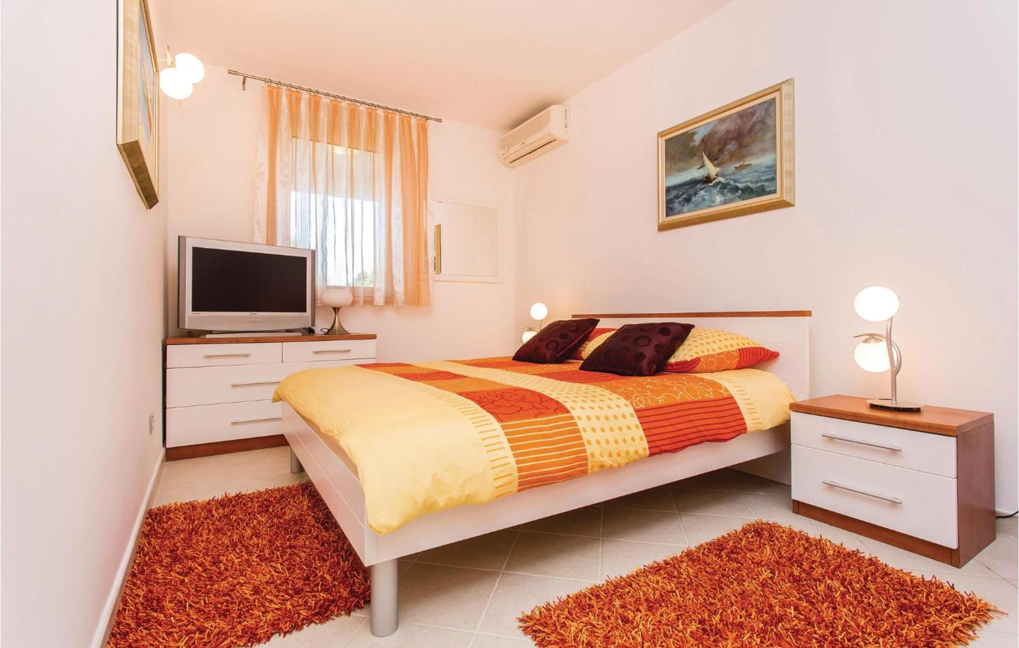 Amazing Apartment In Njivice With Wifi Esterno foto
